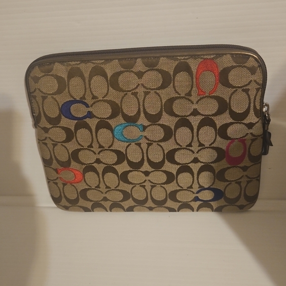 COACH 63063 POPPY SIGNATURE UNIVERSAL TABLET SLEEVE CASE MULTIC - Picture 2 of 9